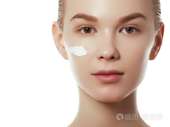 女人的美丽脸肖像与健康皮肤.美丽的女人脸肖像.