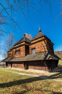 波兰 Bieszczady Smolnik 的东正教木制教堂