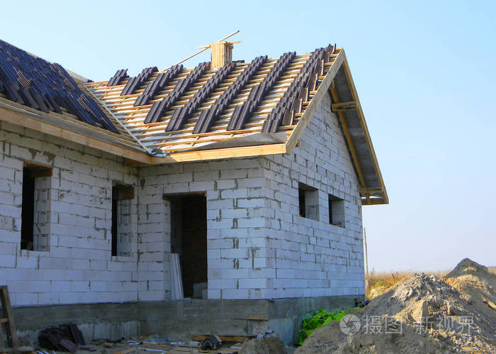 屋面建筑与粘土屋顶瓦片建筑房屋与陶瓷屋顶瓦片