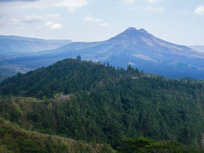 巴厘岛火山阿贡山，来自巴厘岛的金塔马尼