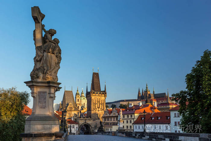 布拉格是捷克共和国的首都和最大的城市