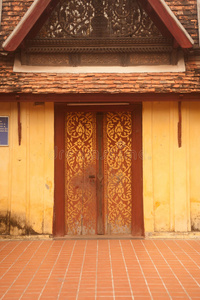 老挝万象寺教堂入口门。