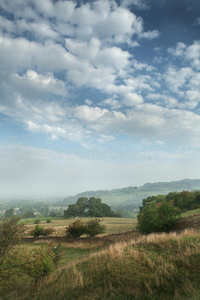 英格兰科茨沃尔德的田野风景