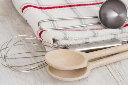 桌面 勺子 用具 纺织品 木材 厨房 桌子 搅打 烹饪 鞭子