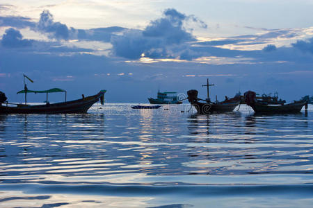 泰国柯陶海滩的长尾船