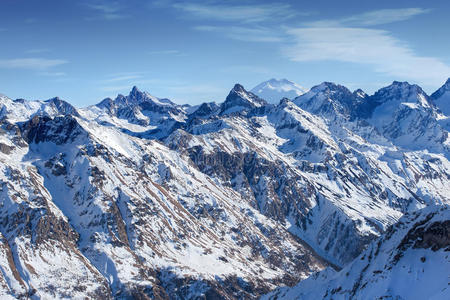 雪山。东湾