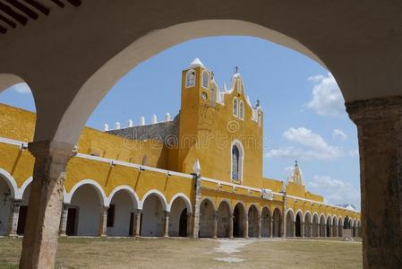 墨西哥尤卡坦教堂黄城修道院