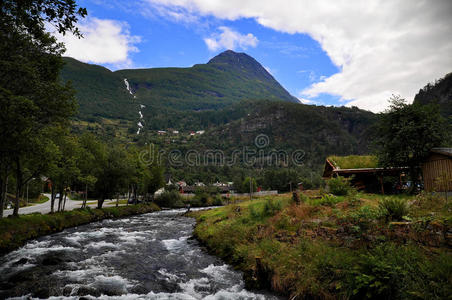 吉兰格山河