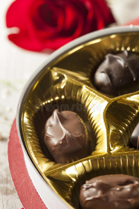 情人节的一盒美味巧克力
