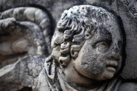 古色古香的大理石脸和身体雕像