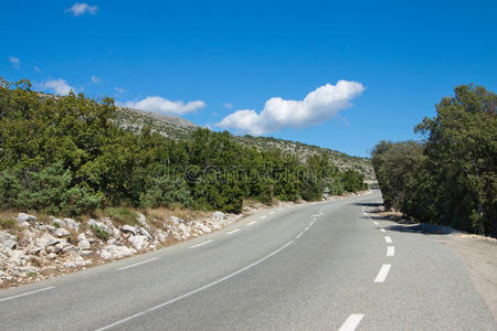 法国阿尔卑斯山蜿蜒的道路