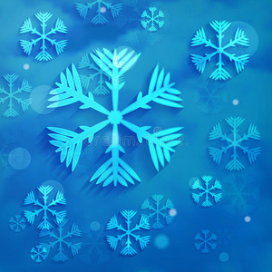 蓝云背景下的雪花蓝圣雪球首先蓝红花,春天藏红花在蓬松的雪花蓝色