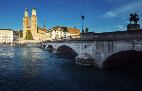 苏黎世市中心与著名格罗斯和河 Limmat, Sw