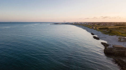 沿 Grenen 海岸的海滩由无人机拍摄