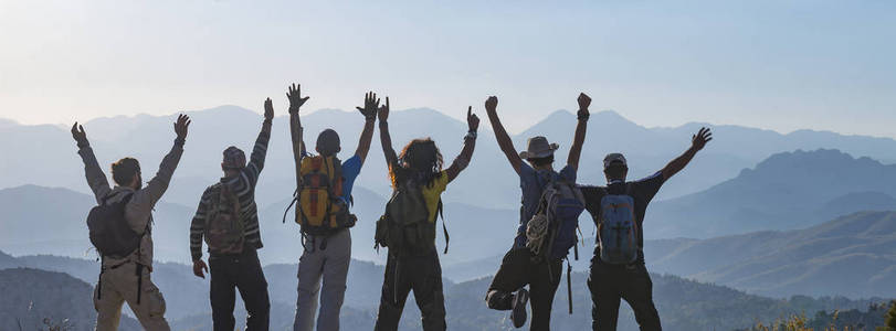 山高时的快乐登山者