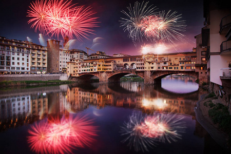 在意大利佛罗伦萨庆祝新年前夕爆炸 firewo