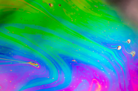 肥皂泡沫表面的光形成的美丽的迷幻抽象