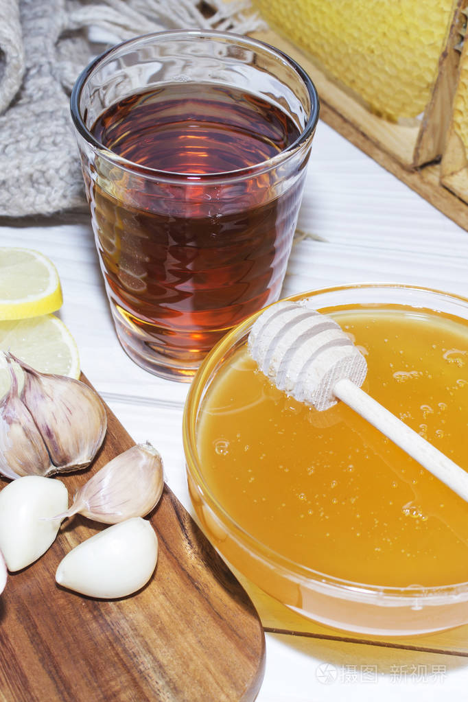 蜂蜜大蒜柠檬天然药物