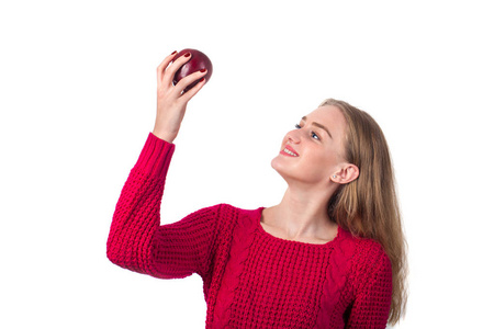 漂亮的金发女郎, 手里拿着红苹果, 白色背景