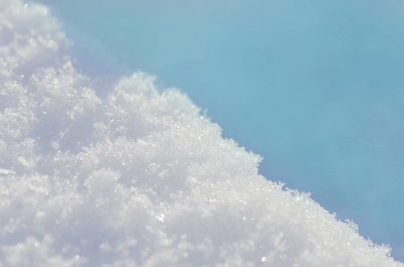 冬天风景的雪堆