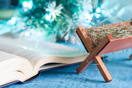 圣经马槽和本地场景抽象圣诞节背景概念