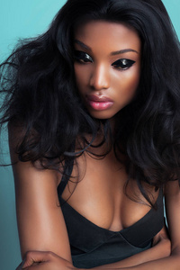 非洲妇女与美丽的头发
