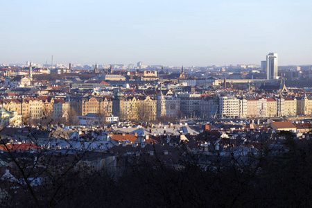 捷克共和国冬季布拉格城及其塔楼景观
