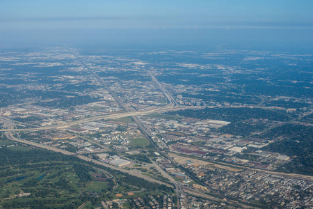 德克萨斯州休斯顿郊区的大都会地区，从上面坐飞机