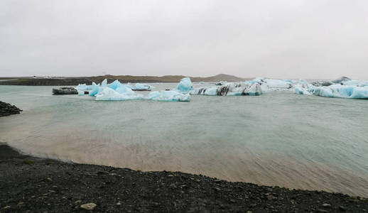 冰岛 Jokulsarlon 冰川河泻湖的冰山