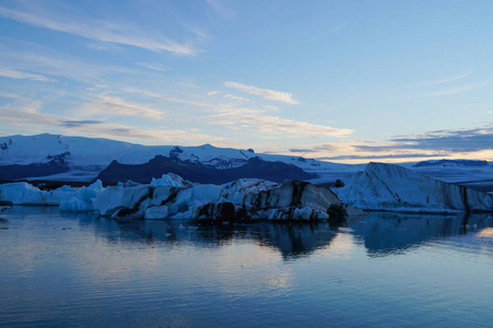 冰岛 Jokulsarlon 冰川泻湖的冰山