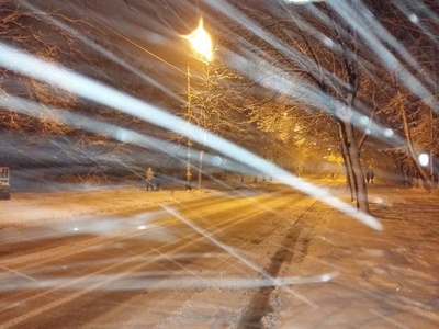 在乌克兰基辅的夜晚, 沉重的鼻雪