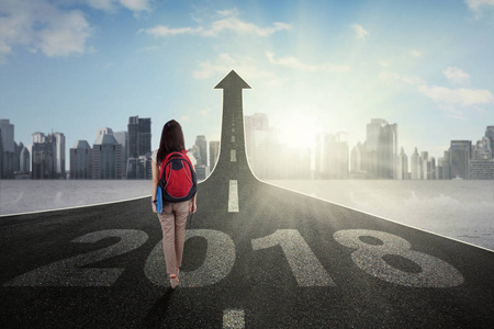 人往高处走图片