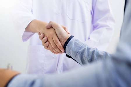 医疗握手图片