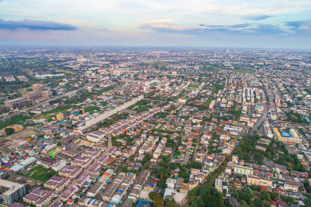 曼谷城市景观许多现代建筑日落黄昏泰国