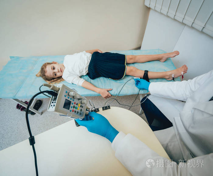 病人神经测试使用肌电图体检