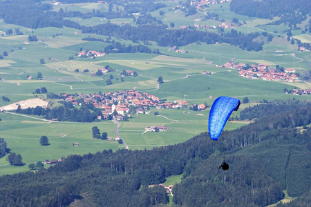 滑翔伞，Untermaiselstein，巴伐利亚，德国