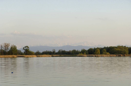 AidenriedFischenPaehlLandkreisWeilheim餐厅在德国巴伐利亚北部的Ammer湖和阿尔卑斯山南端