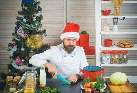 圣诞节曲奇饼在人厨师在厨房