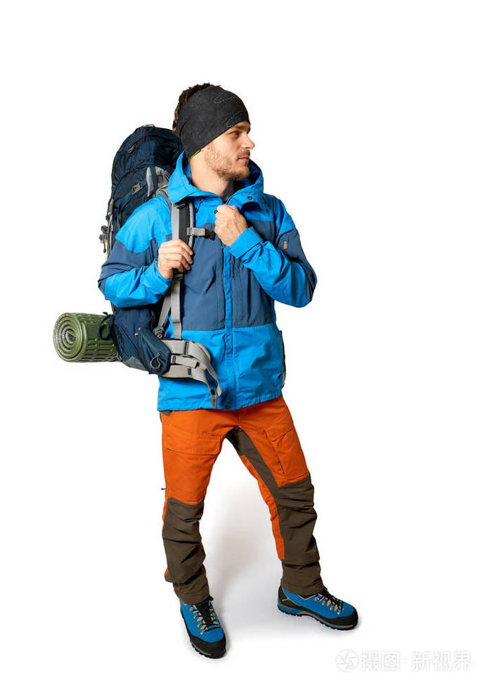 在白色背景背包的登山运动员