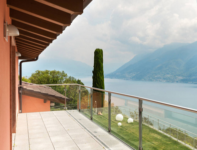 别墅室外,阳台照片