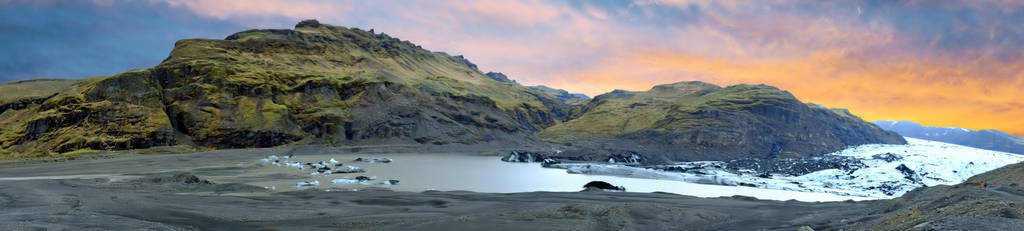 Solheimajokull 冰川在冰岛日落