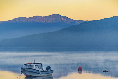 小船停泊在湖, Puyuhuapi, 智利