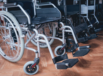 医院里有空轮椅。