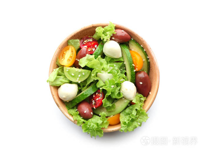 美味的蔬菜沙拉在白色的背景顶部视图