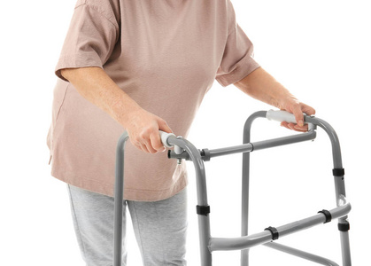 行走困难图片-行走困难素材-行走困难插画-摄图新视界