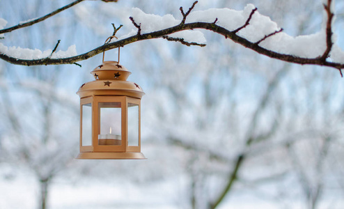 新年的玩具和白雪