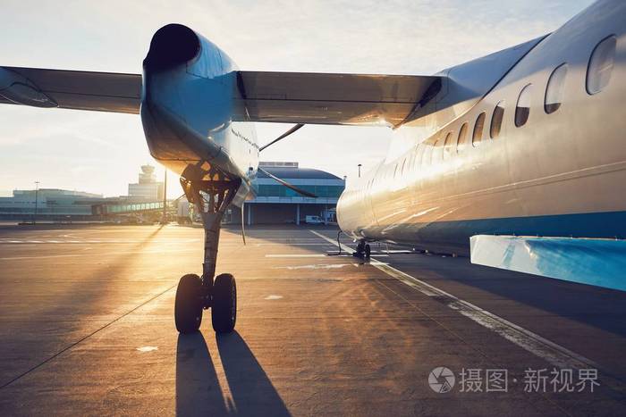 螺旋桨飞机起飞前