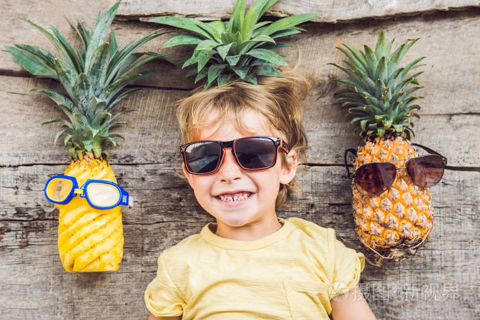 菠萝男孩凤梨