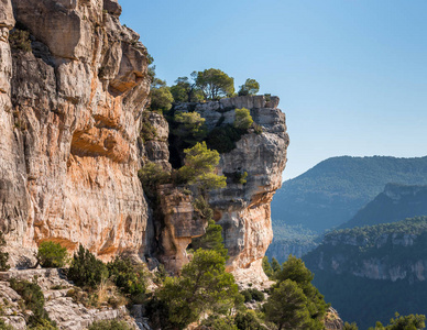 西班牙塔拉戈纳 Siurana de Prades 的岩石景观。文本的复制空间