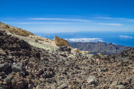 在特内里费的地质岩石。火山口